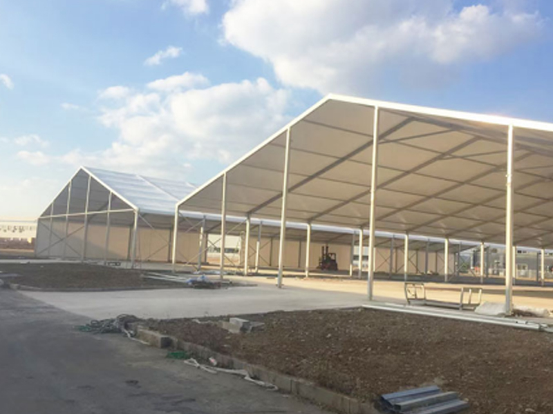 What are the advantages of clear span tents?