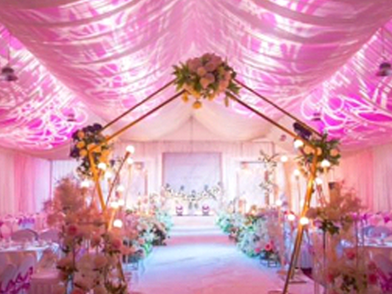 How to decorate the wedding tent？